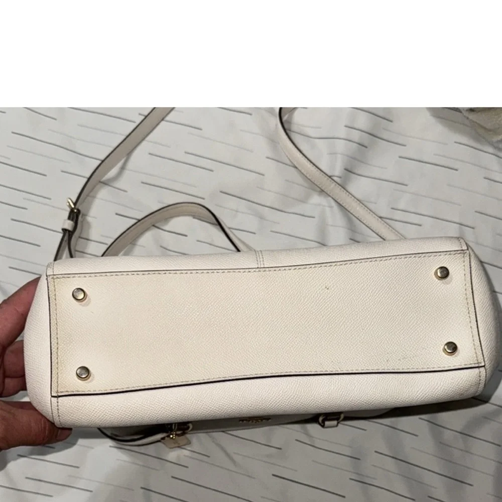 COACH PURSE IN BONE COLOR WITH GOLD